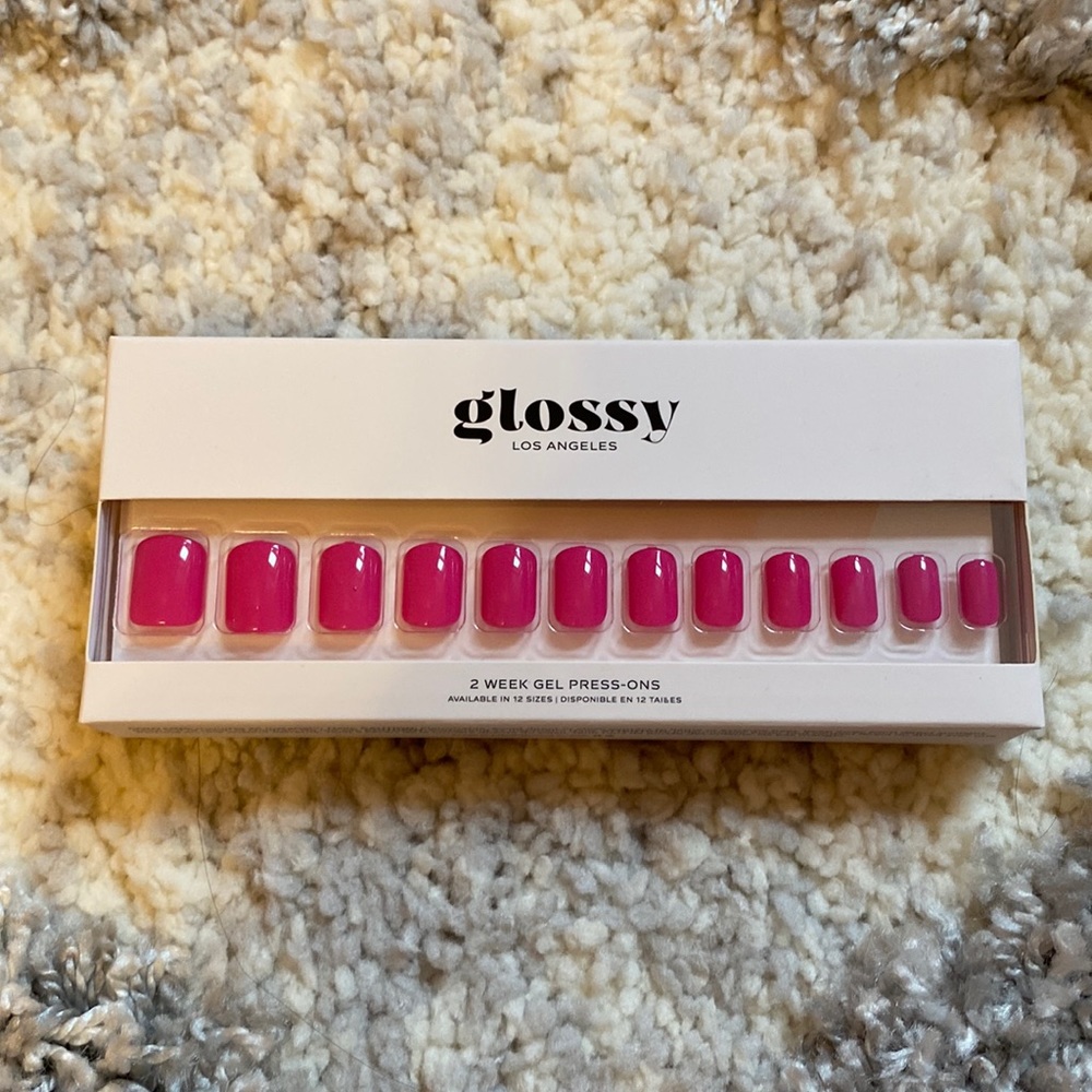 NEW NEVER OPENED Glossy Gel Nail Set